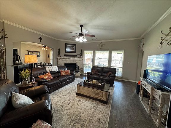 4th image of 3014 Bowser Rd