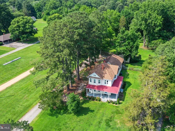 370 King Carter Dr, Irvington, VA 22480