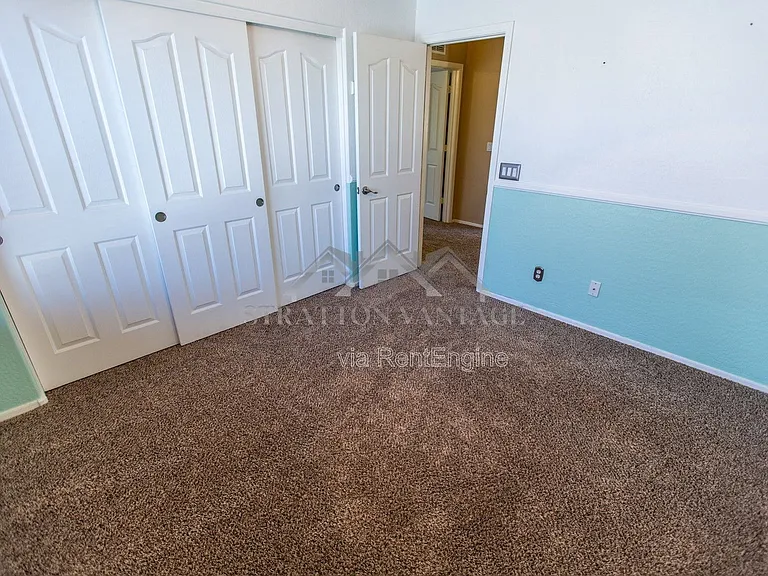 4323 E Ivanhoe St — Photo 36