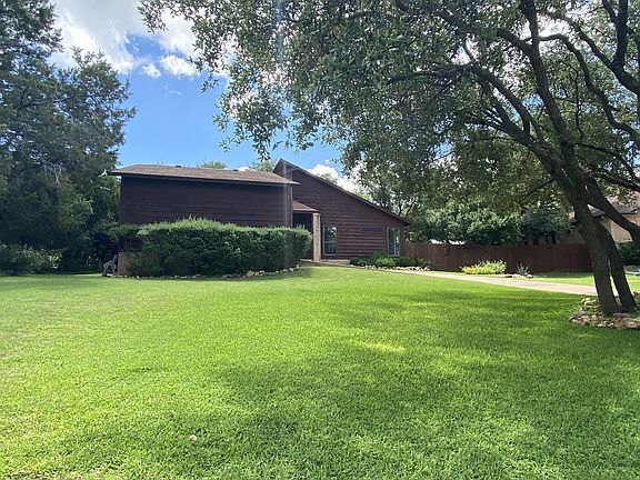 4th image of 22009 Briarcliff Dr