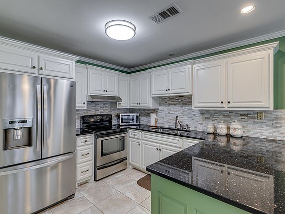 5th image of 224 Briarcliff Dr
