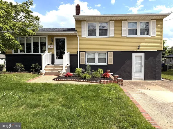 28 Washington Ave, Edgewater Park, NJ 08010