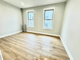 Rented by Papp Realty