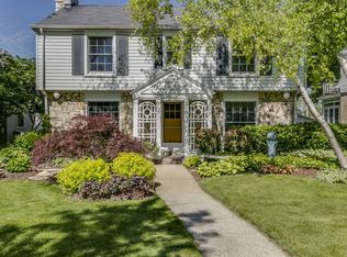 2131 N 90th St, Wauwatosa, WI 53226