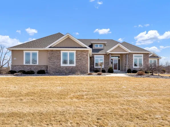 W200N12526 Meadow Brook COURT, Richfield, WI 53076