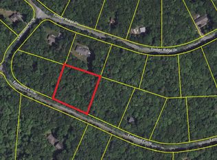 488 Eastwood Cir, Hawley, PA 18428