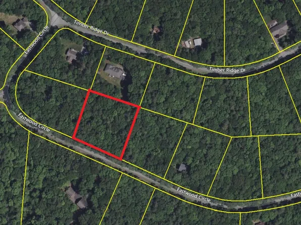 488 Eastwood Cir, Hawley, PA 18428