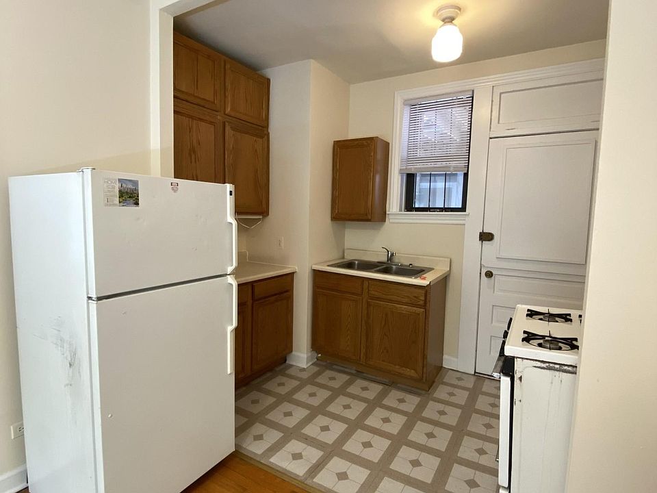 1st image of 636 W Arlington Pl APT 37