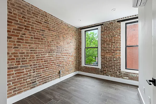 Rented by Compass | media 9