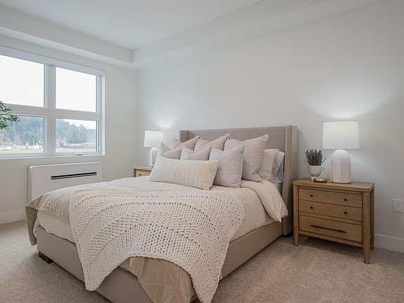 4th image of 46187 Thomas Rd #302