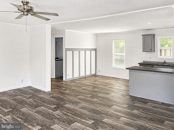 3rd image of 15 Briarwood Ln