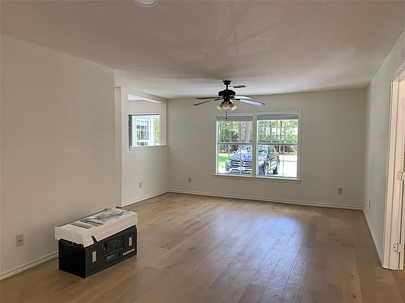 5th image of 210 Westwood North Dr