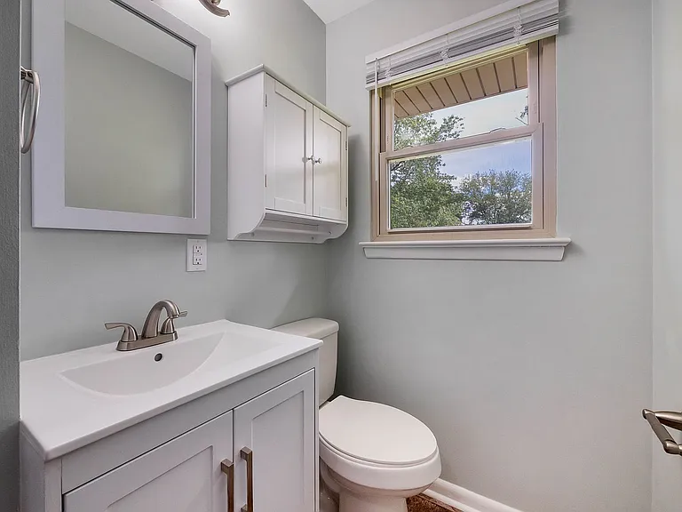 450 Bouton Dr — Photo 11
