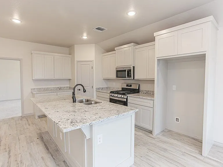 2516 Crescent Pl #1103 — Photo 3