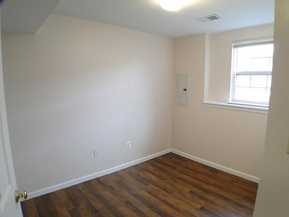 3rd image of 9434 Birchwood Ln