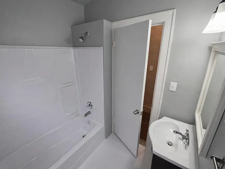 2530 Fullerton Ave — Photo 11