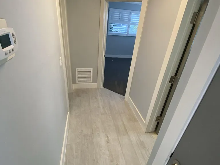 418 SW 7th Ter — Photo 7
