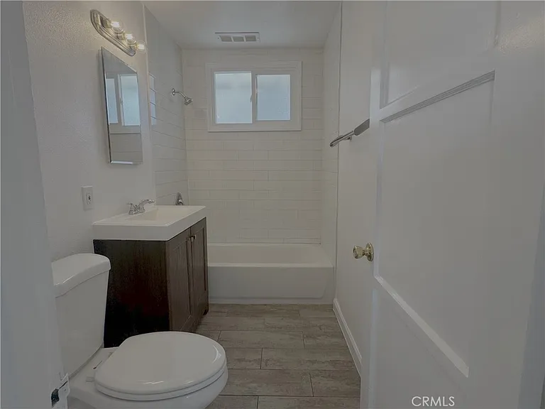 154 N Parker St — Photo 4