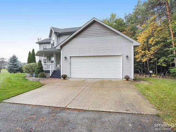 3rd image of 20139 Orchard Ln