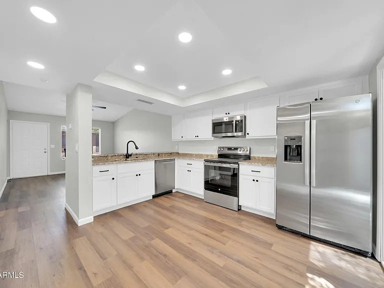 2845 E Tracy Ln #4 — Photo 8