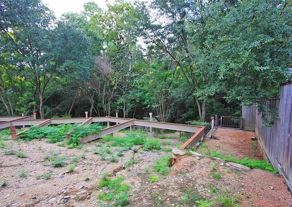 2nd image of 418 Pinewold Dr