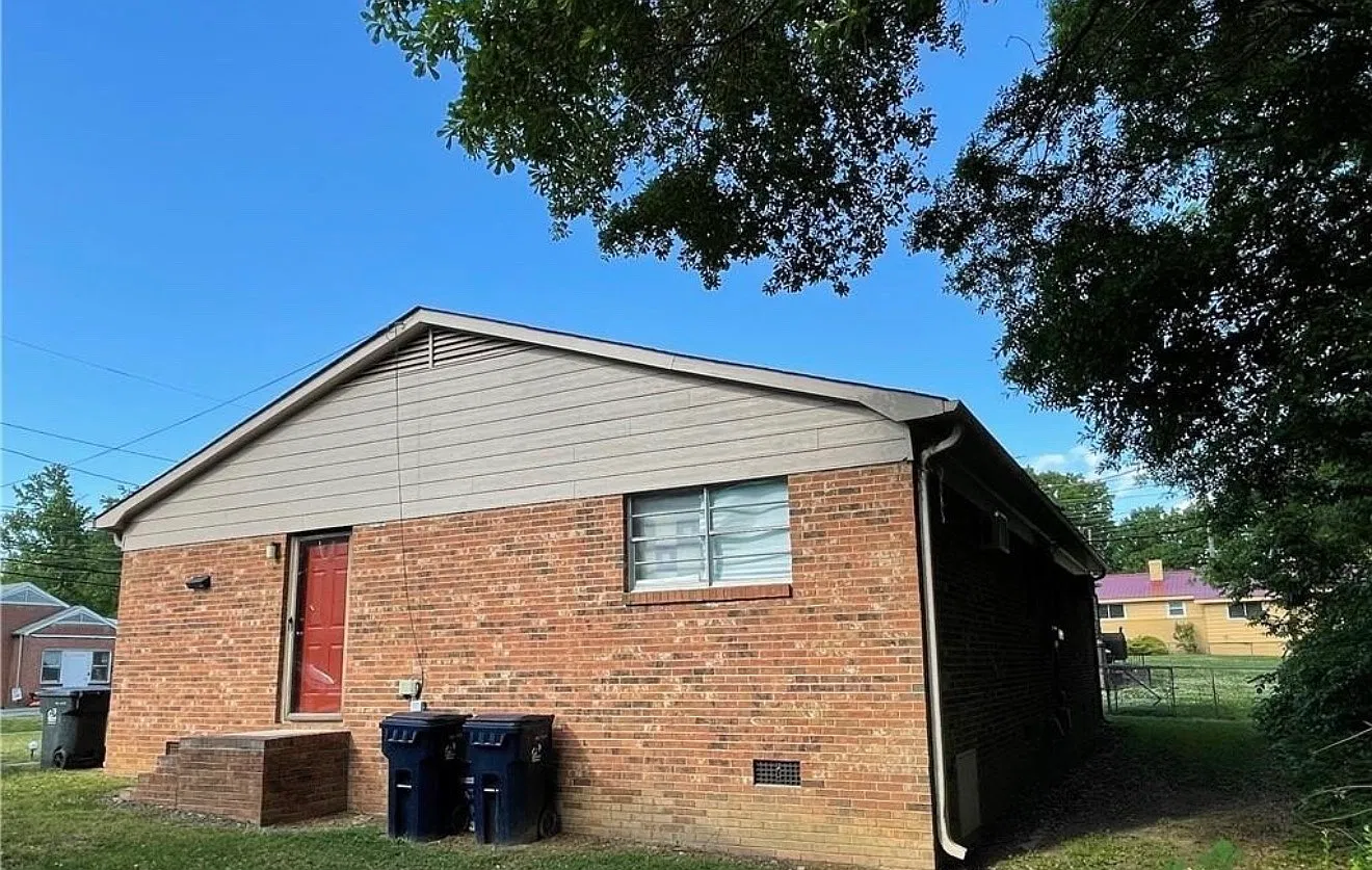 2 bed, 750 sqft, $1,150 — Photo 2