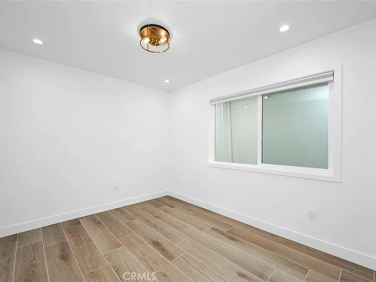 1652 E Rogers St #A — Photo 15