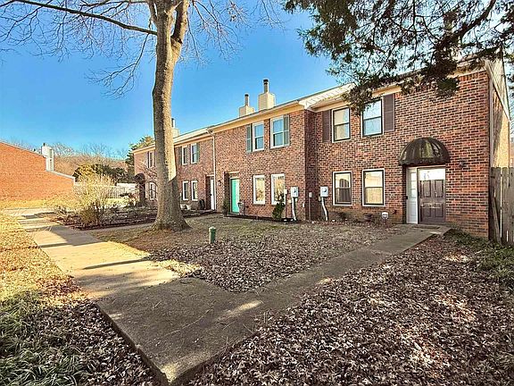 3rd image of 11562 Jade Ln SE