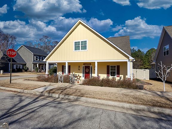 2nd image of 211 Tan Yard Rd