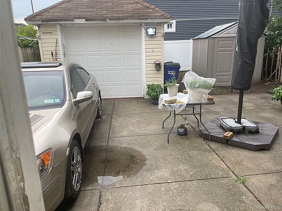 3rd image of 10506 221st Street