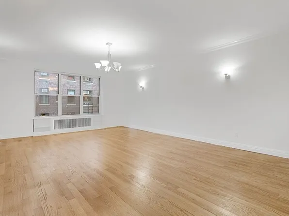 330 East 58th Street image 1 of 8