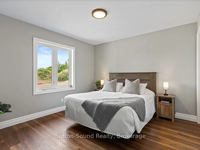 18 Maple Golf Cres #4 — Photo 10