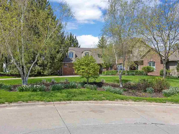 20 Cherry Ln NE, Iowa City, IA 52240