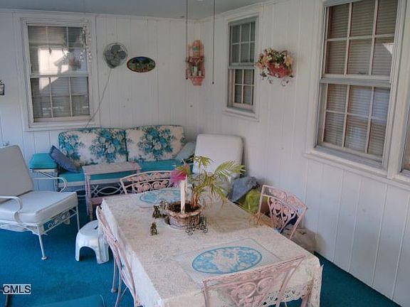 4th image of 15 Pine Hill Avenue Ext