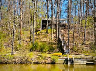 2343 N Lakeshore Dr, Louisa, VA