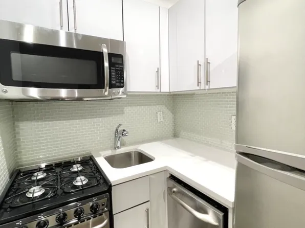 12 5th Ave APT 25, New York, NY 10011