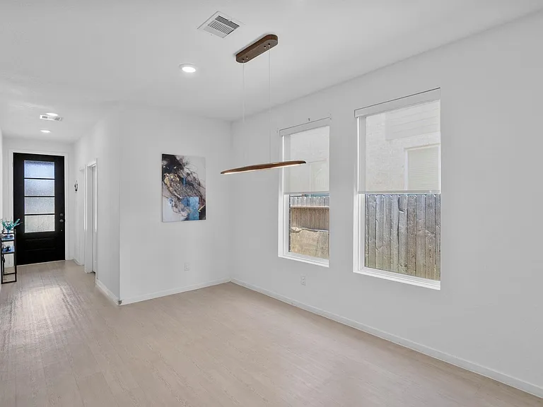 6715 Iron Clover Dr — Photo 3