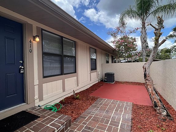 4th image of 410 S Sir Topaz Ln