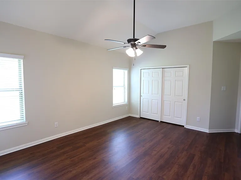 3327 Summerwood Ln — Photo 15