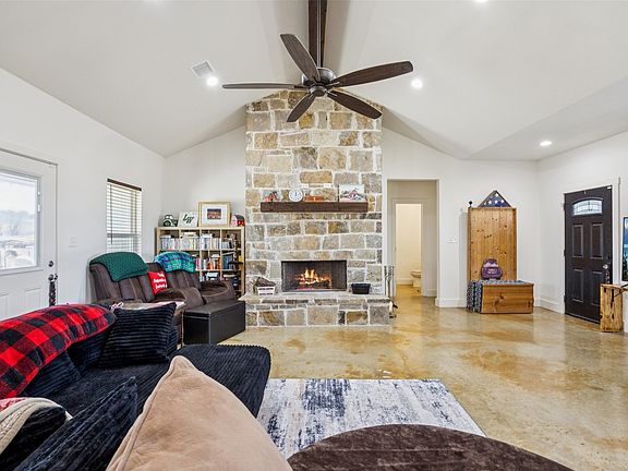 3rd image of 1084 Justin Dr