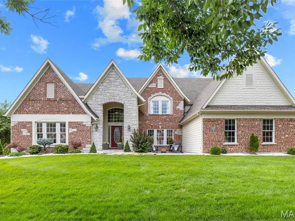 2377 Spring Mill Estates Dr, Saint Charles, MO 63303