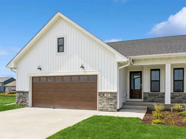 417 Solstice Ct, North Liberty, IA 52317