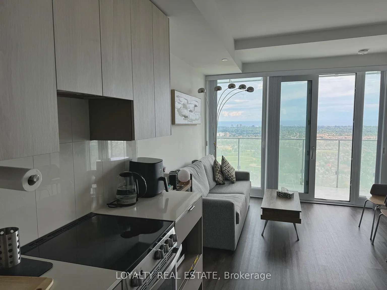 Mcity Condos — Photo 4