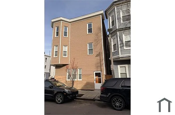 Building Photo - 192 Marion St #2