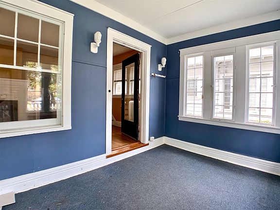 3rd image of 864 Park Ave