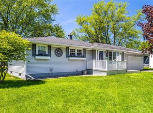 7 E Crest Dr, Rochester, NY 14606