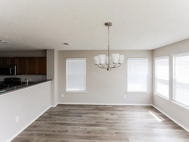 2036 Silverado Dr — Photo 7
