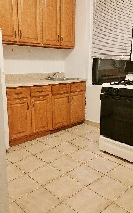 1st image of 2168 35th St APT 4B
