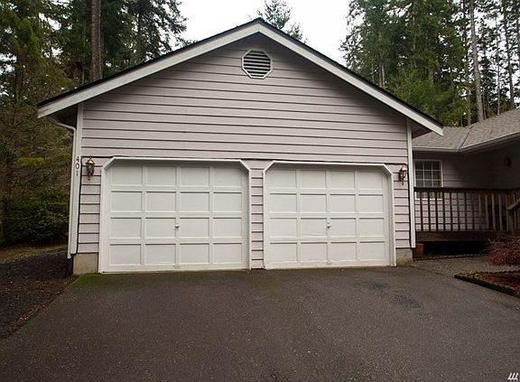 3rd image of 401 E Lakeland Dr