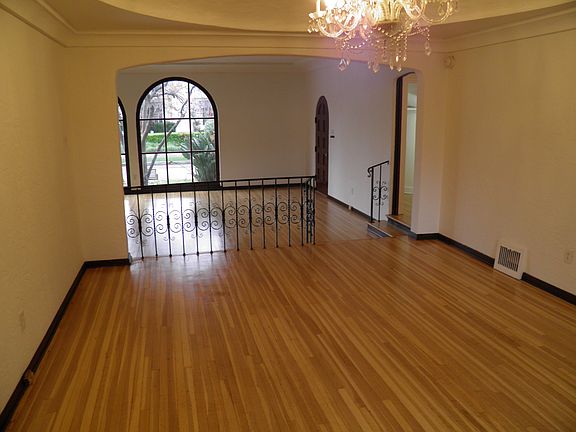 3rd image of 167 N Orange Dr #167